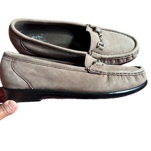 SAS Women's Metro Slip On Nubuck Loafer Size 6M